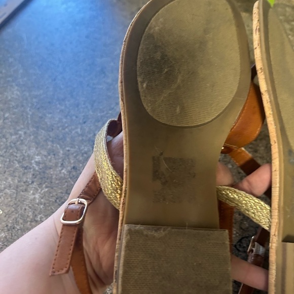 DB Sandals size 9 - Picture 2 of 5